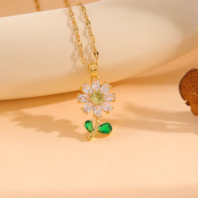 Daisy Flower Pendant Chain Necklace